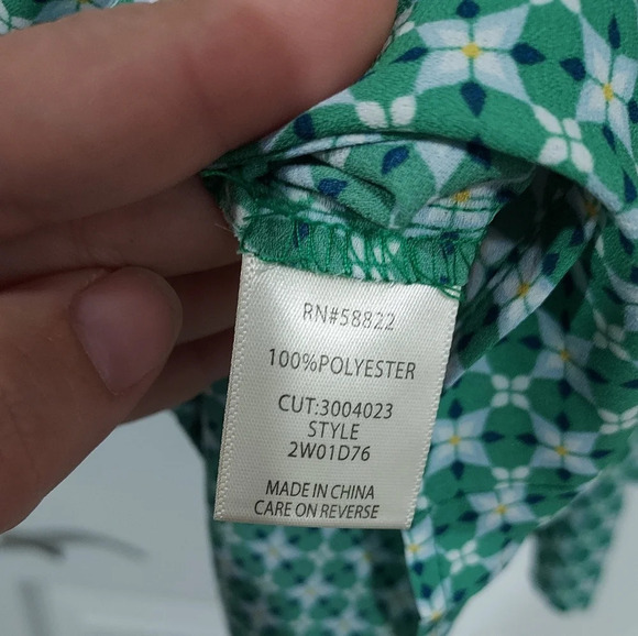 Max Studio Green Crepe Short Sleeve Ruffle Blouse in Size 2X - Picture 9 of 9